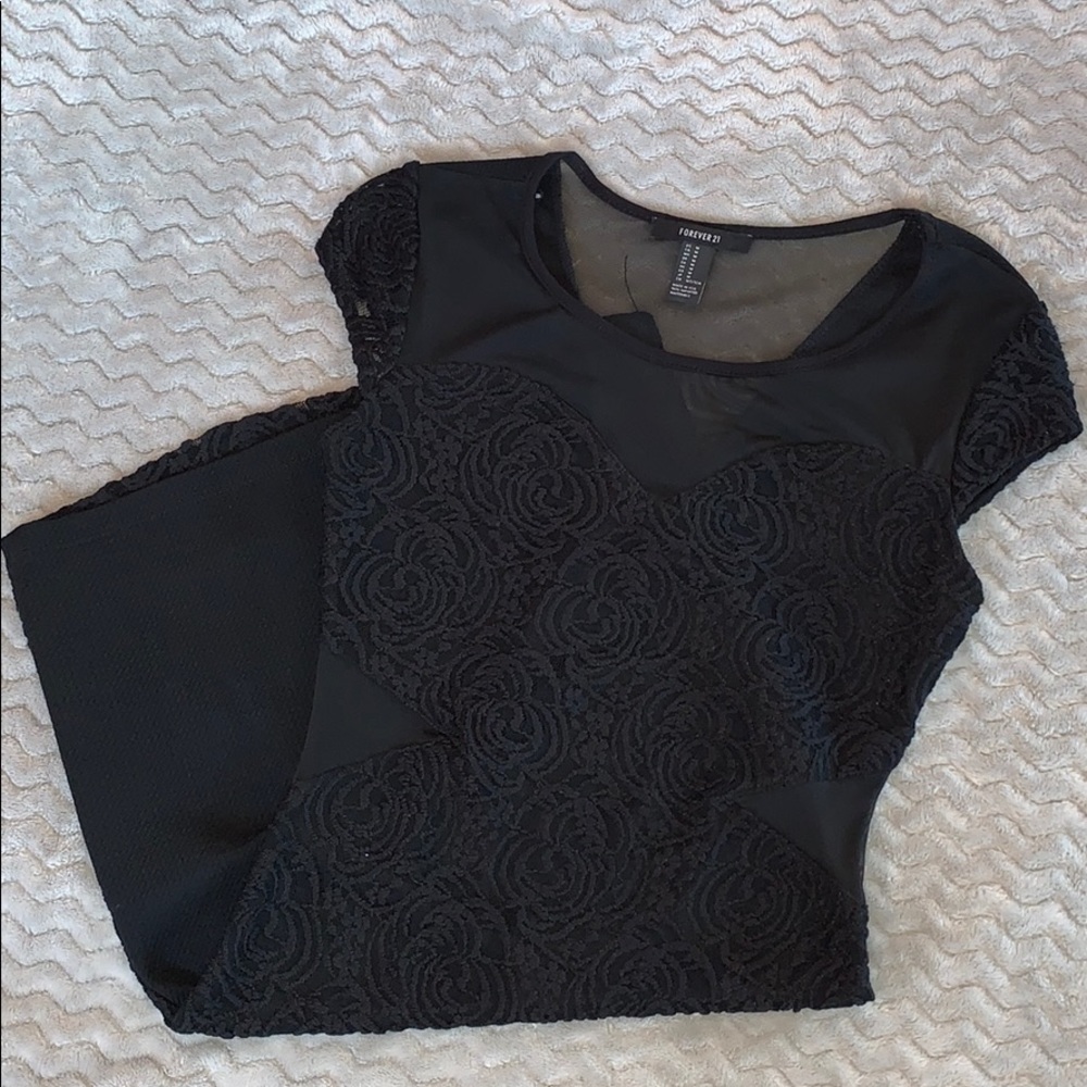 black bodycon dress